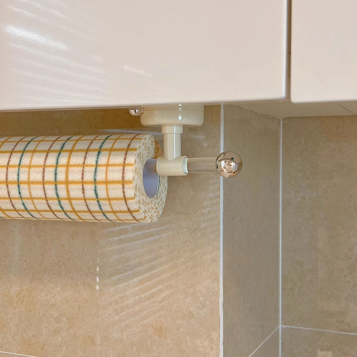 Drill-Free Suction Cup Kitchen Rack: Paper Towel, Cling Wrap, and Towel Holder